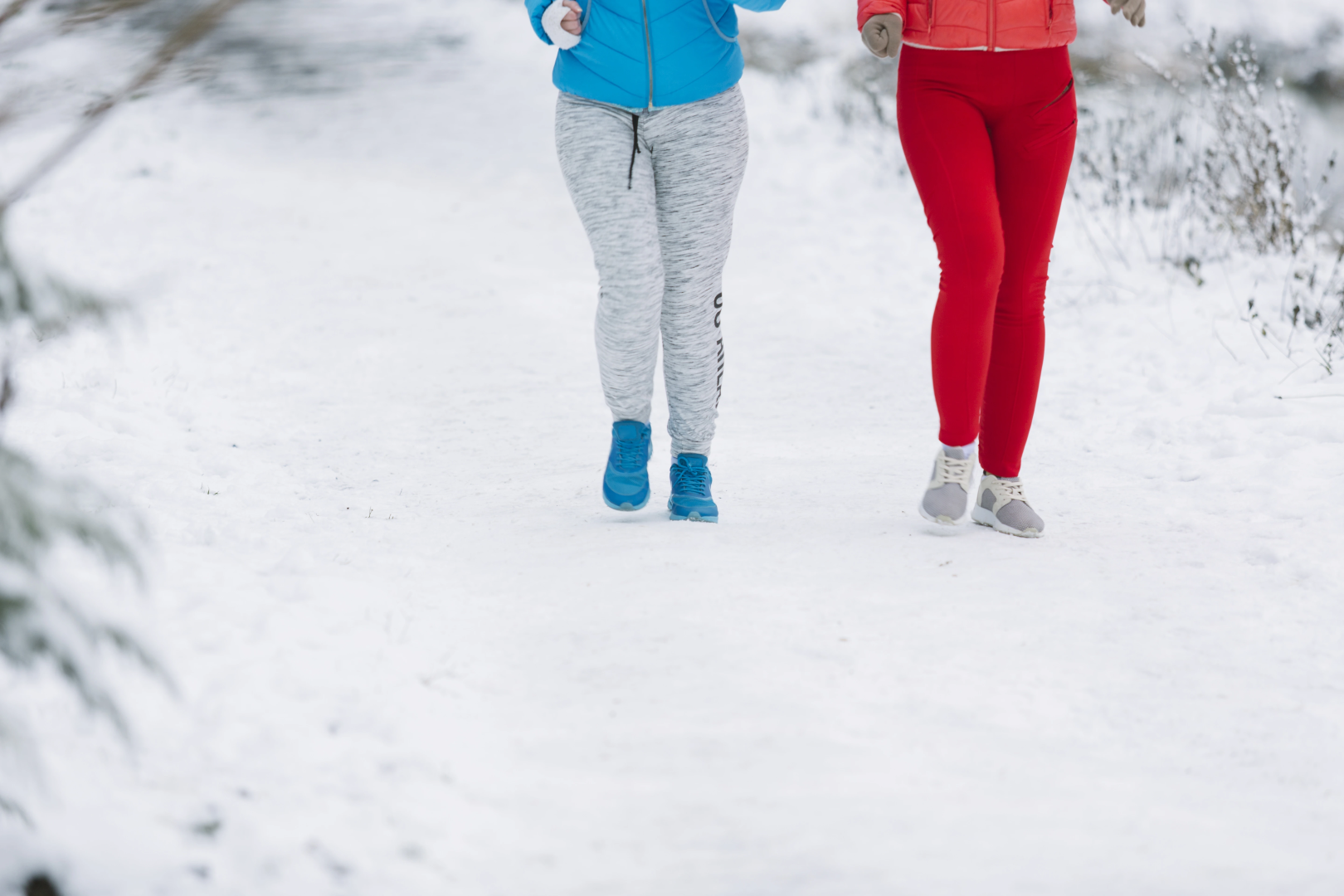Малоподвижность зимой: как домашняя жизнь провоцирует застой в тканях и боль в ногах